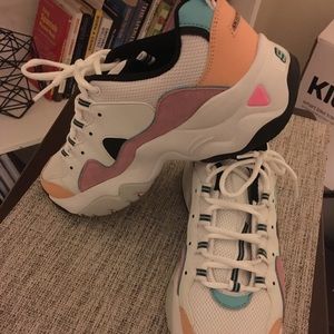 Sketchers women sneakers